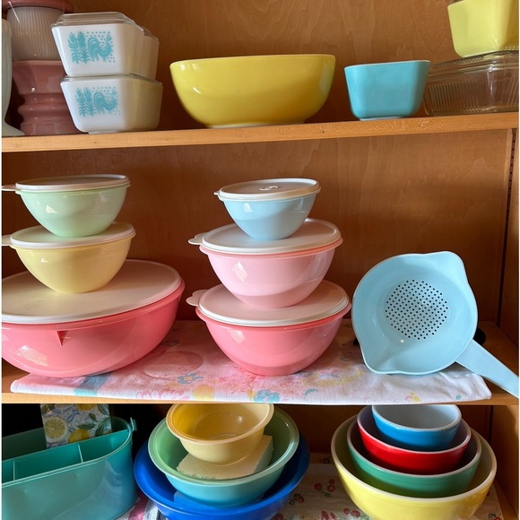 Pyrex set of 3 Butterprint Amish Turquoise Fridgies with lids - Picture 2 of 12